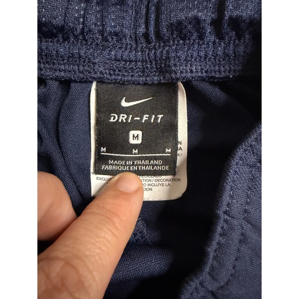 Nike Dri-FIT Navy Blue Athletic Shorts Boys Medium M Swoosh Logo Pockets